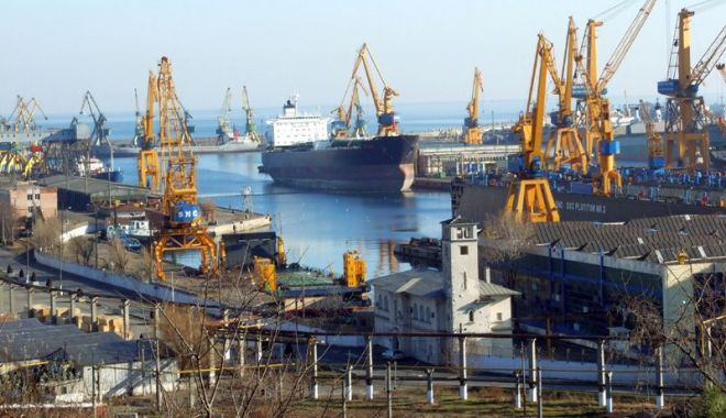 Manevre reluate în porturile Constanța Nord și Constanța Sud-Agigea - ss-1585985614.jpg