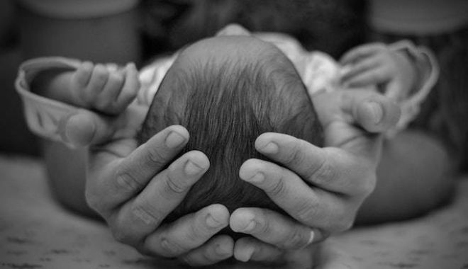 Miracol! Bebeluşul ajuns luna trecută în stop cardiac, malnutrit şi deshidratat, va fi externat - ss-1687012582.jpg