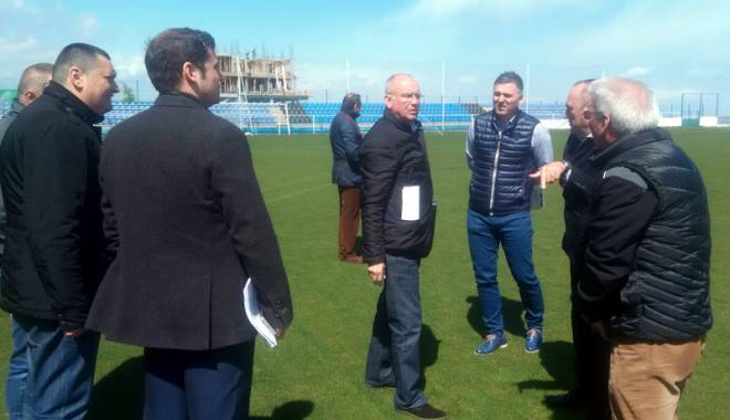 Stadionul Academiei Hagi, inspectat de LPF - stadionulacademia-1429727907.jpg
