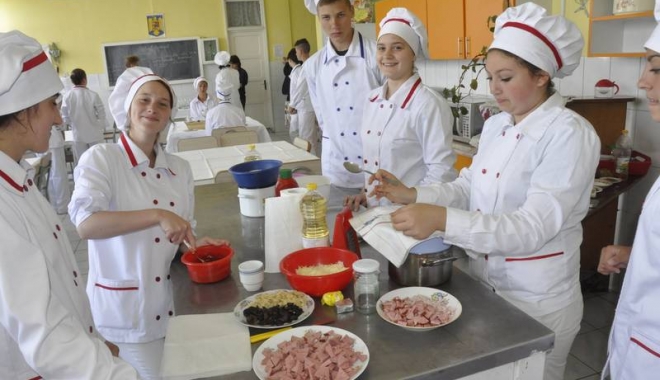 Stagii de practică pentru elevi și studenți, pe bani europeni - stagiidepractica-1476458578.jpg