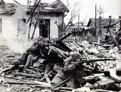 Rusia a sărbătorit 70 de ani  de la victoria de la Stalingrad - stalingrad1-1359898375.jpg