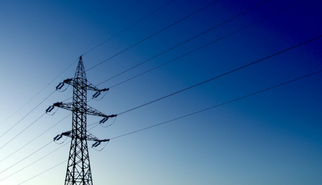 Consumăm mai puțină energie electrică - stalpi-1370502596.jpg