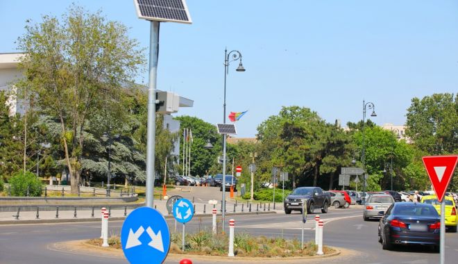 Stâlpi de iluminat solar, în zona Poarta 2 din Constanța - stalpideiluminat-1596204112.jpg
