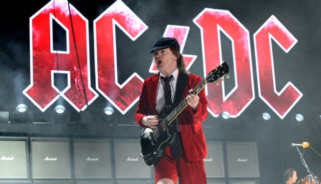 Stand-up comedy și Tribute AC/DC, la Club Phoenix - stand-1442762086.jpg