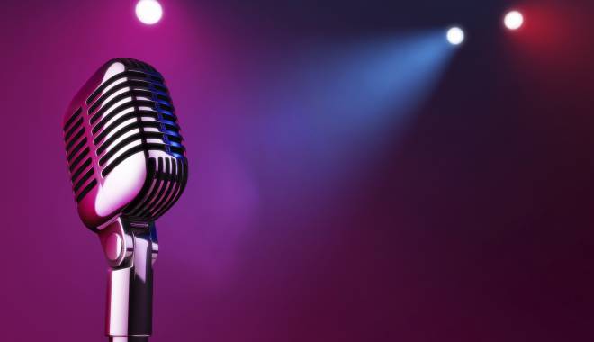 Stand up comedy, la Harlequin - standupcomedythinkstock-1457702940.jpg