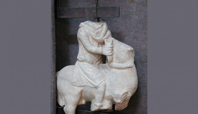 Statuetă din secolul II a Cavalerului Trac, la Muzeul de Istorie Constanţa - statuetasursaminac33-1636657199.jpg