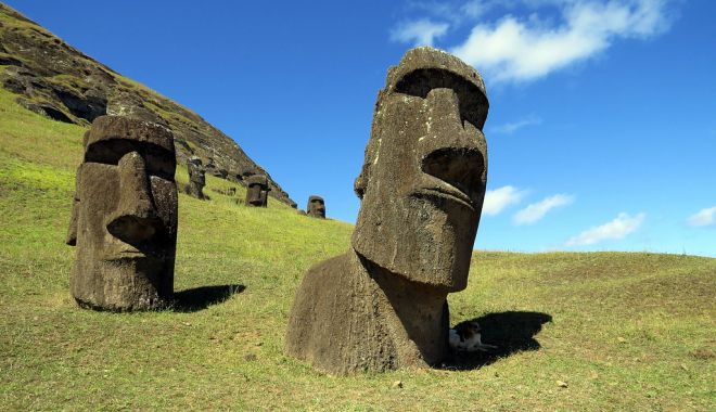 Cel puţin 177 de statui moai de pe Insula Paştelui, deteriorate în urma unui incendiu - statui-1666787351.jpg