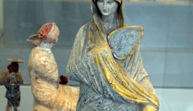 La Muzeul Callatis, prezentarea veșmintelor Greciei antice - statuie-1310713758.jpg