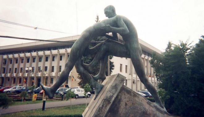 Primăria Constanța vrea să reabiliteze statuia 
