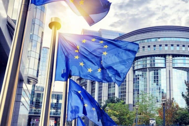 Declin îngrijorător al statului de drept în UE. Italia, Slovacia, România şi Ungaria, țări problemă - statul-de-drept-1742207728.jpg