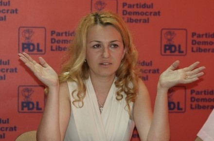Deputatul Maria Stavrositu face apel către părinți - stavrositumariastavrositu2131212-1315859230.jpg