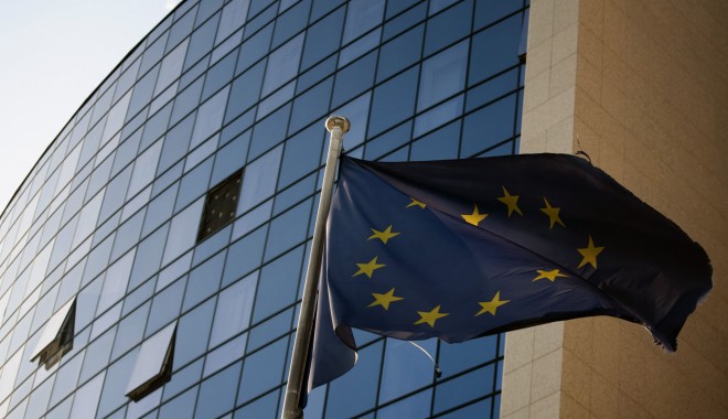 Mecanismul European de Stabilitate a intrat luni în vigoare - steag-1349715188.jpg