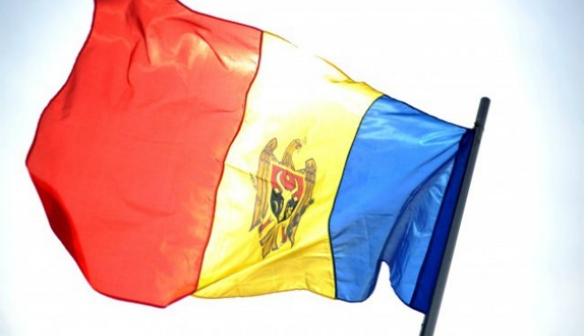 Moment istoric în Moldova. Limba română a devenit oficială - steag-1386252792.jpg