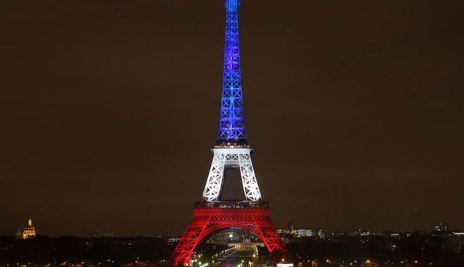 EURO 2016. Turnul Eiffel se va schimba în culorile unei echipe participante în fiecare seară - steag-1464625908.jpg