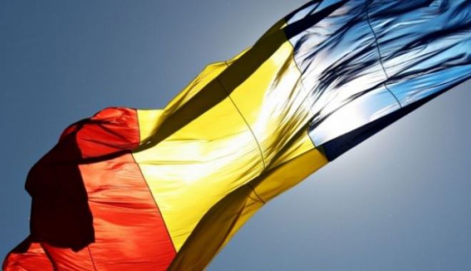 Steagul României a fost ridicat în insulele din lume. Mesajele băștinașilor pentru țara noastră - steag3-1669913458.jpg