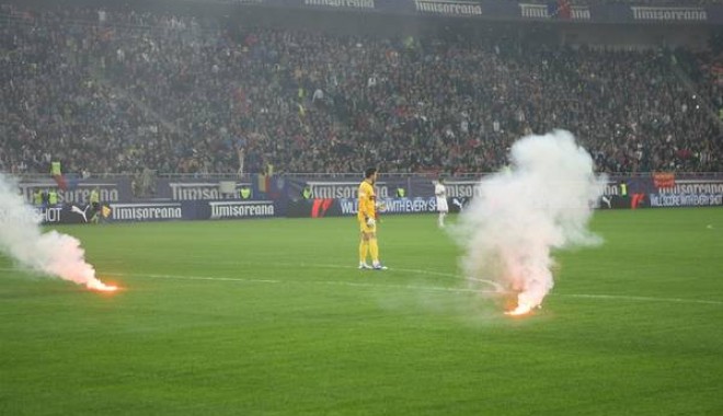 Steaua și Dinamo, amendate și lăsate fără galerii - steaua-1396534640.jpg