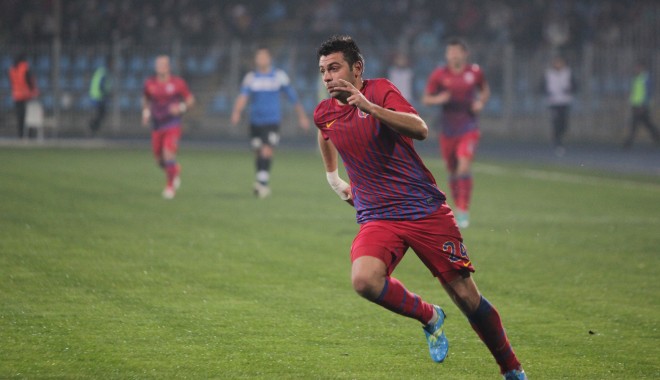Fotbal / Raul Rusescu, aproape transferat la Sevilla ! Vezi ce sumă plătesc spaniolii Stelei - steauaviitorul41-1371122294.jpg