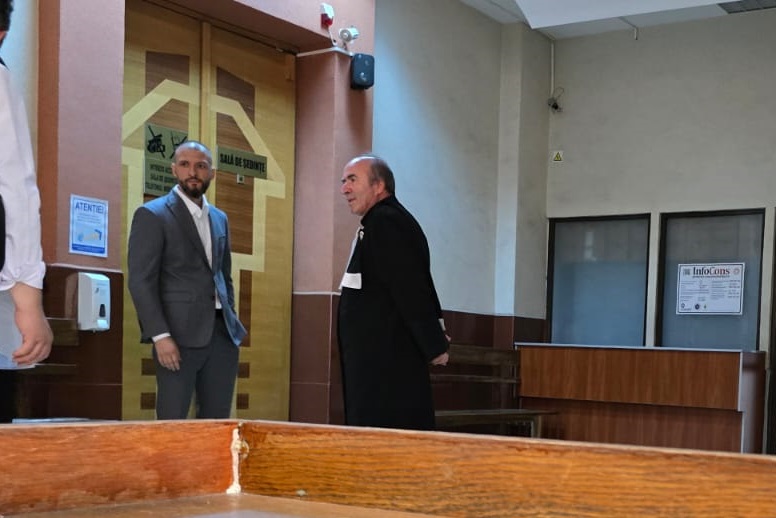 Milionarul Ștefan Mandachi are ordin de protecție. Și-a agresat iubita de față cu fetița lor - stefanmandachisitudoreltoader2-1750153533.jpg