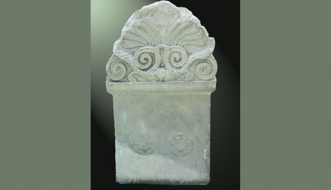 Stelă votivă din secolul IV, la Muzeul „Callatis” din Mangalia - stela2-1638293400.jpg