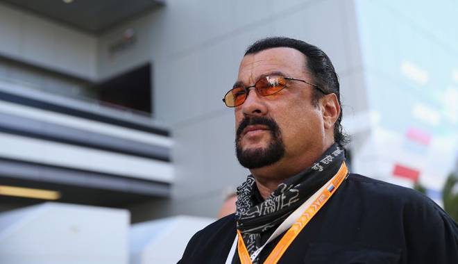 Steven Seagal și-a luat cetățenia sârbă - stevenseagal-1452513573.jpg