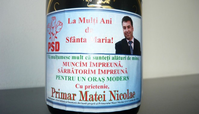 Măriilor, stați acasă! Matei vine cu șampania - sticlamatei-1312565693.jpg