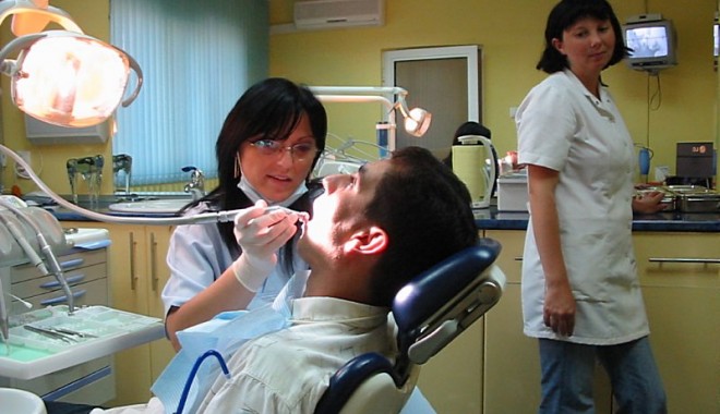 80% dintre boli pot fi depistate de dentist - sto-1316553889.jpg