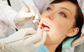 Serviciile  de stomatologie devin  prea scumpe pentru greci - stomatolog-1350912796.jpg