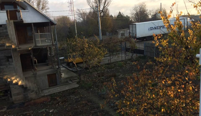 IMAGINEA HAOSULUI în Baba Novac. Ce bine că nu avem stradă… Doamne ferește de-un incendiu! - strada-1511524642.jpg
