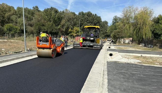 Lucrările de modernizare a străzii Prundului din orașul Cernavodă se apropie de final - strada-cernavoda-1695991569.jpg