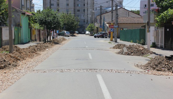 Până pe 13 iulie, strada Artileriei va fi asfaltată - stradaartileriei5-1341344150.jpg