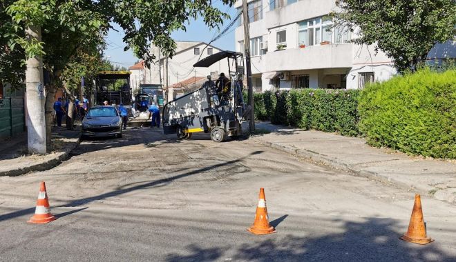 "Traficul rutier este restricționat total!" Lucrările de reabilitare a carosabilului se extind, în cartierul Faleză Nord