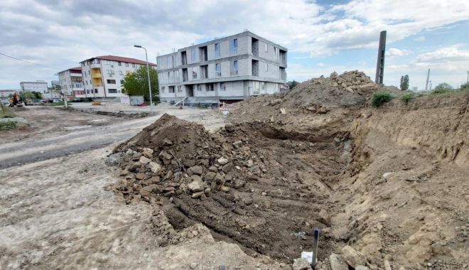 Au demarat lucrările de amenajare a carosabilului pe strada Haricleea Darclée - stradaharicleeadarclee8-1588942700.jpg