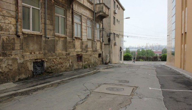 Rușinea ascunsă pe străduțele Peninsulei - stradapetrurarespeninsula24-1337543616.jpg
