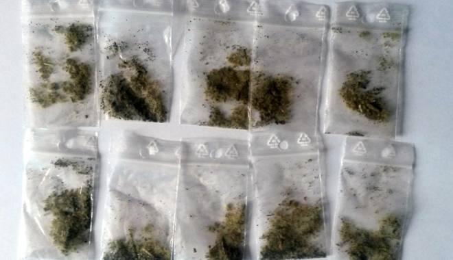 Străzile Constanței, invadate de drogați cu etnobotanice - strazileconstanteiinvadatesubsth-1426098988.jpg