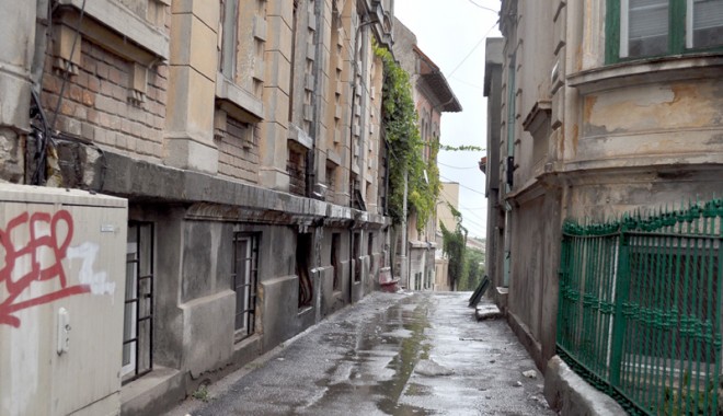 Constanța: Poveste parfumată sau emblemă șifonată? - strlavantului7-1337881095.jpg