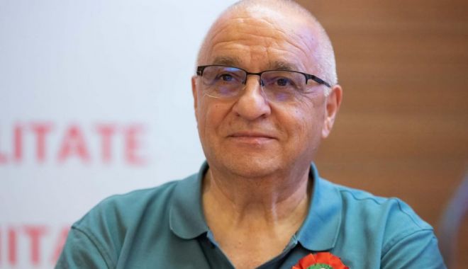 Felix Stroe susţine programul „Masă caldă” demarat de Guvernul Ciolacu - stroe-elevi-1700491048.jpg
