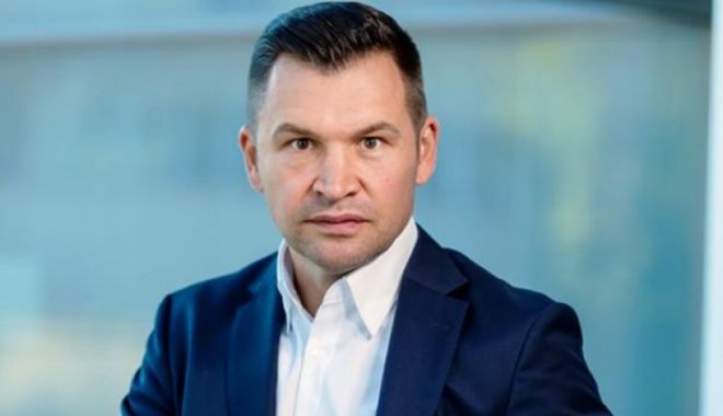 Ionuţ Stroe: „Relaţia dintre organizaţiile de tineret şi Guvern este stabilă” - stroedeclaratie-1606244899.jpg