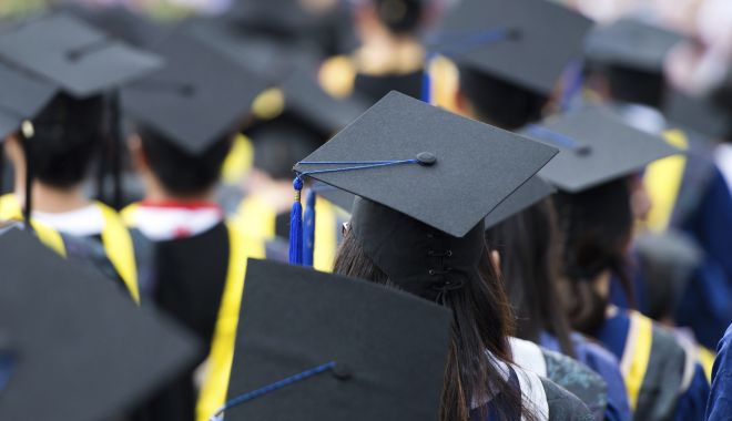 Decizie fără precedent a Universității din București. 45 de studenți de la Facultatea de Drept au fost exmatriculați - student-1614689713.jpg