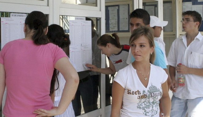 Dispar locurile bugetate la universități - studenti-1333971353.jpg