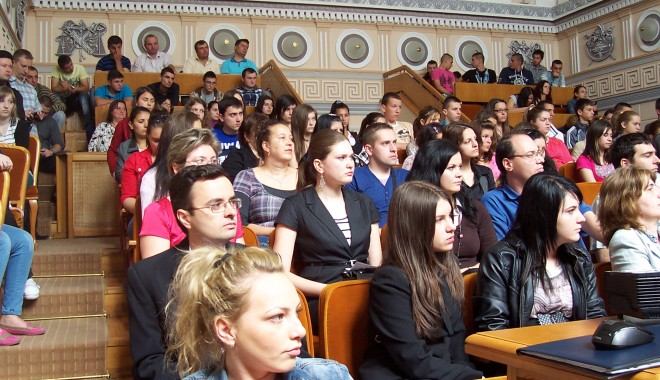 Criza economică determină studenții greci să aleagă universități din România și Bulgaria - studenti-1347867605.jpg