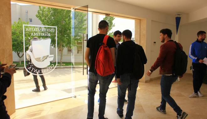 Studenții de la UMC se joacă de-a greva - studentiidelaumc-1430913077.jpg