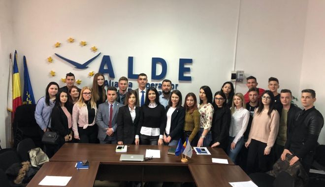 Studenții din ALDE Constanța, discuții despre proiectul 