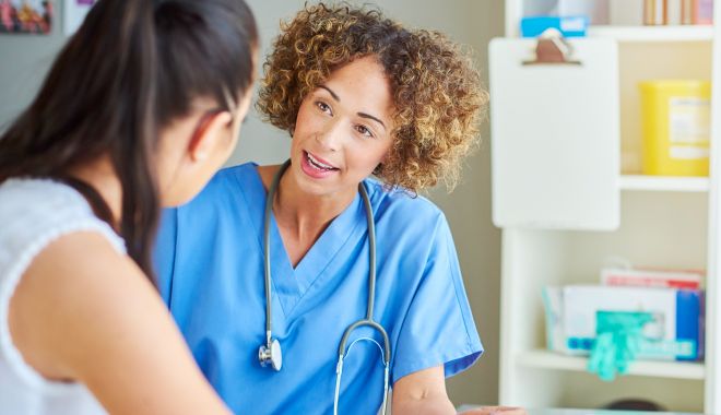 Studenții de la Medicină învață cum să se comporte cu pacienții - studentiiinvata-1575669048.jpg