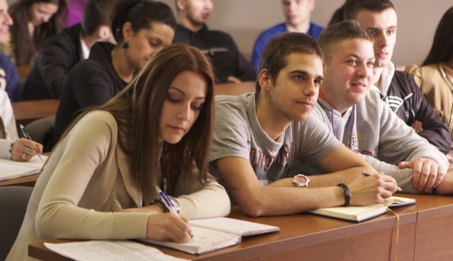 Studenții  vor burse  și în vacanță - studentiivorburse-1487088073.jpg