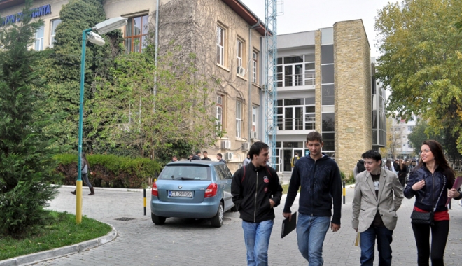Premii pentru studenții de la Inginerie Mecanică - studentipremiati-1495729877.jpg