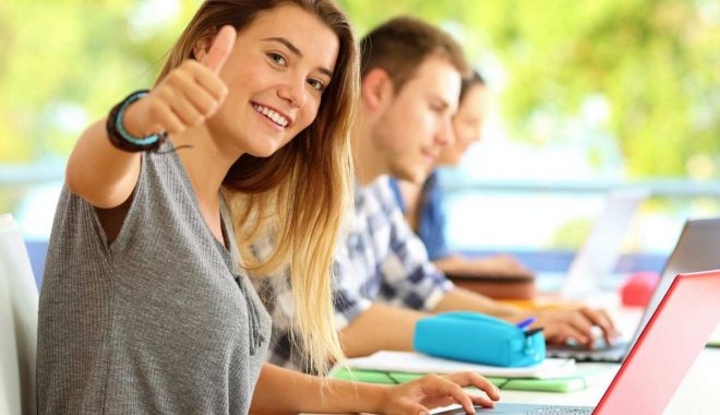 Studenții Universității 