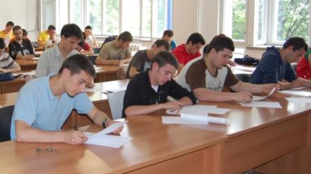 Două probe obligatorii la examenul de licență - studentiugal53017700-1333538490.jpg