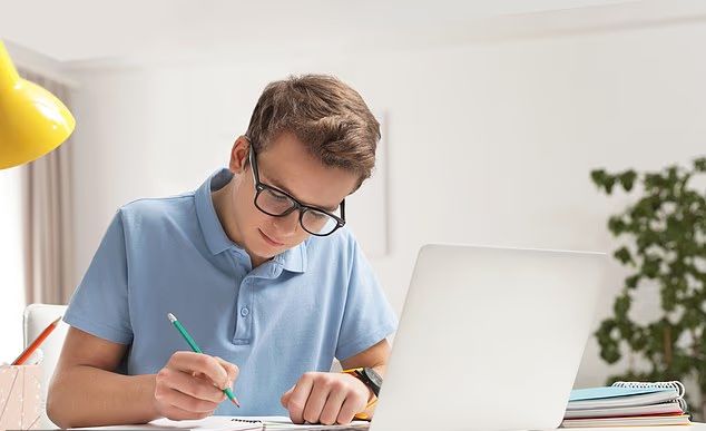 ChatGPT are un mod special pentru elevi - studi-1753856974.jpg