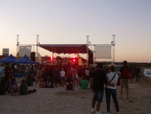 Stufstock 2011, între 21 și 27 august, în Vama Veche. Ce trupe vor cânta și ce alte evenimente vor avea loc - stufstock2011-1313590644.jpg