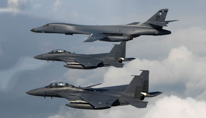 SUA nu mai au ce discuta: Primele imagini cu bombardiere B-1B în Coreea! - suanumaiaucediscuta-1501513858.jpg